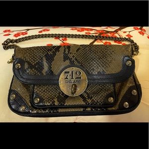 🤩 Henri Bendel leather green alligator print bag.